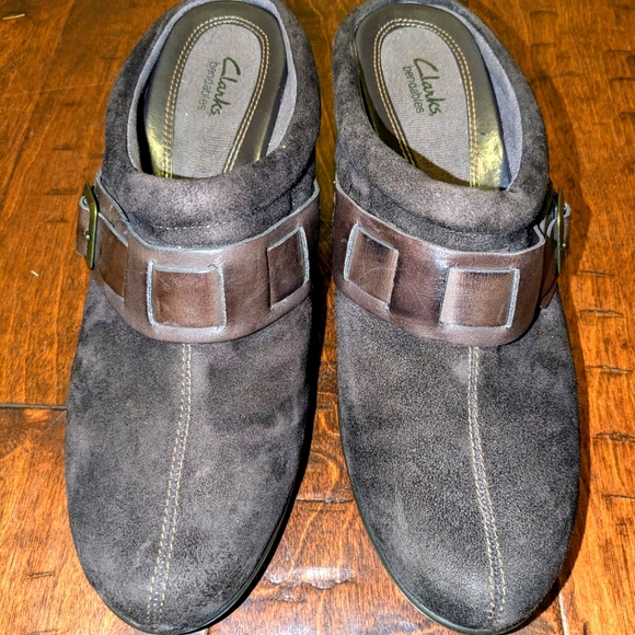 Clarks Bendables Julia Saint Mule Women's Sz 9.5 M Brown Suede Clog Heel 83379 - Picture 2 of 12